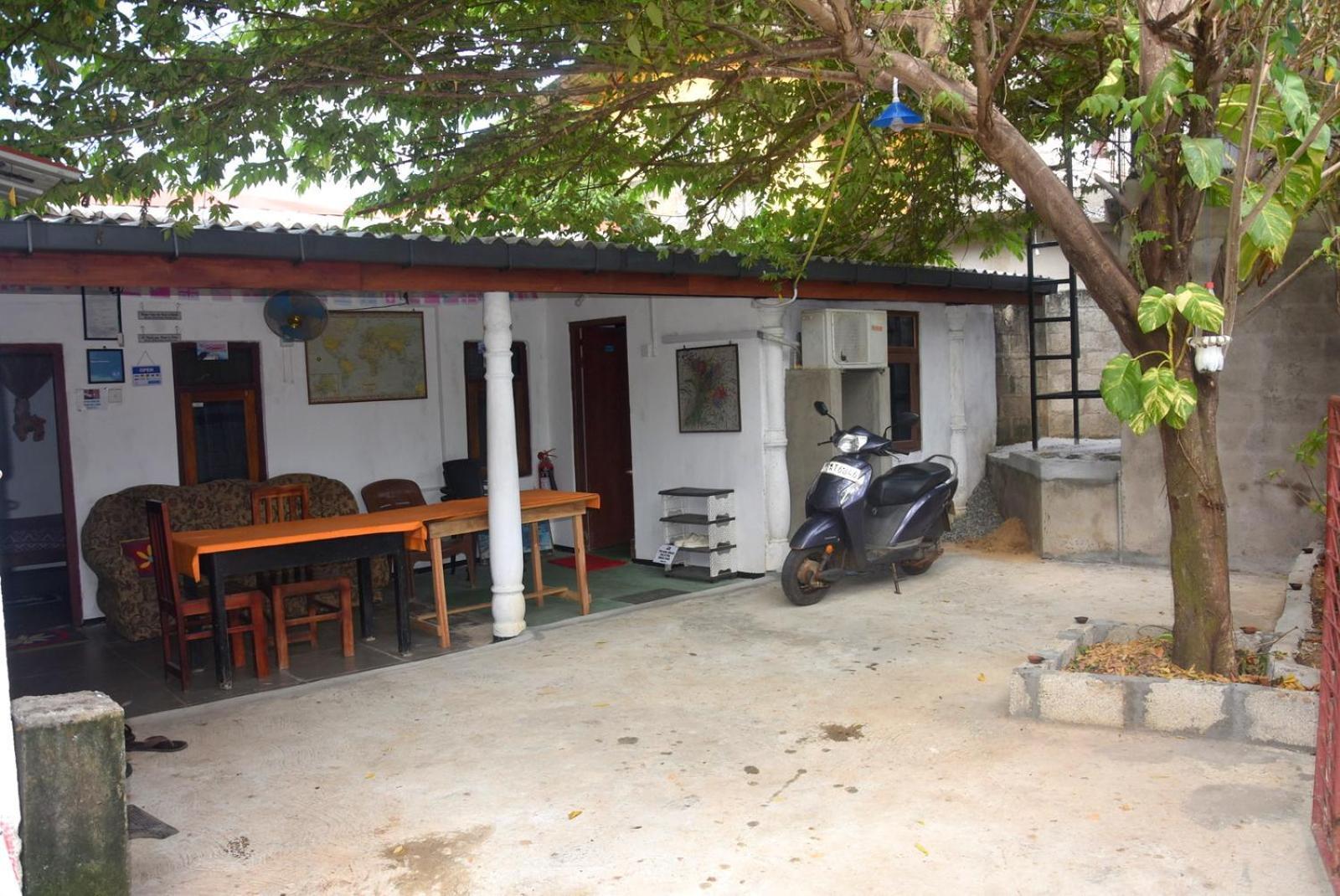 Meera Homestay & Guest House Anuradhapura Exterior foto