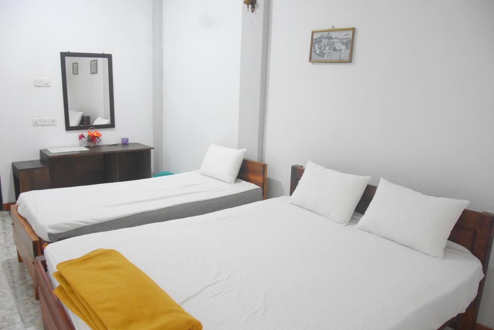 Meera Homestay & Guest House Anuradhapura Exterior foto
